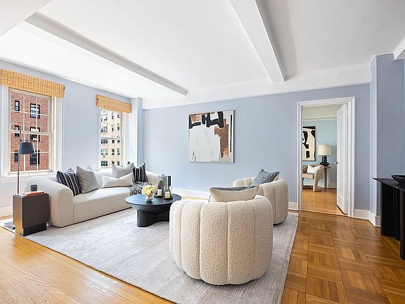 4th image of 24 5th Ave APT 915