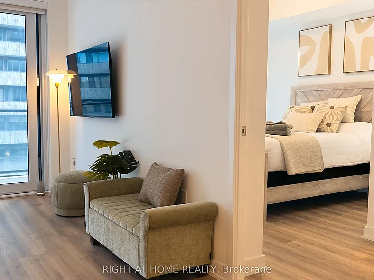 634 Church St #1401 — Photo 13