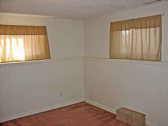 5th image of 4411 1/2 Vaughn Ln