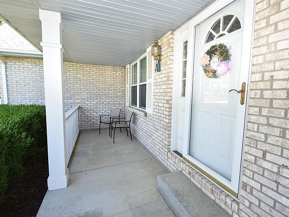 5th image of 8316 Lee Ct