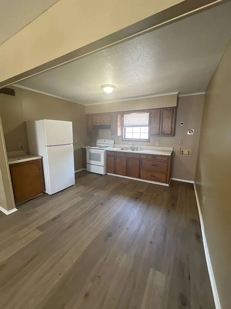 Sulphur- 1 Bedroom 1 Bath Apartment — Photo 2