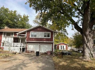 424 W Arbor View Dr, Belle Plaine, KS 67013