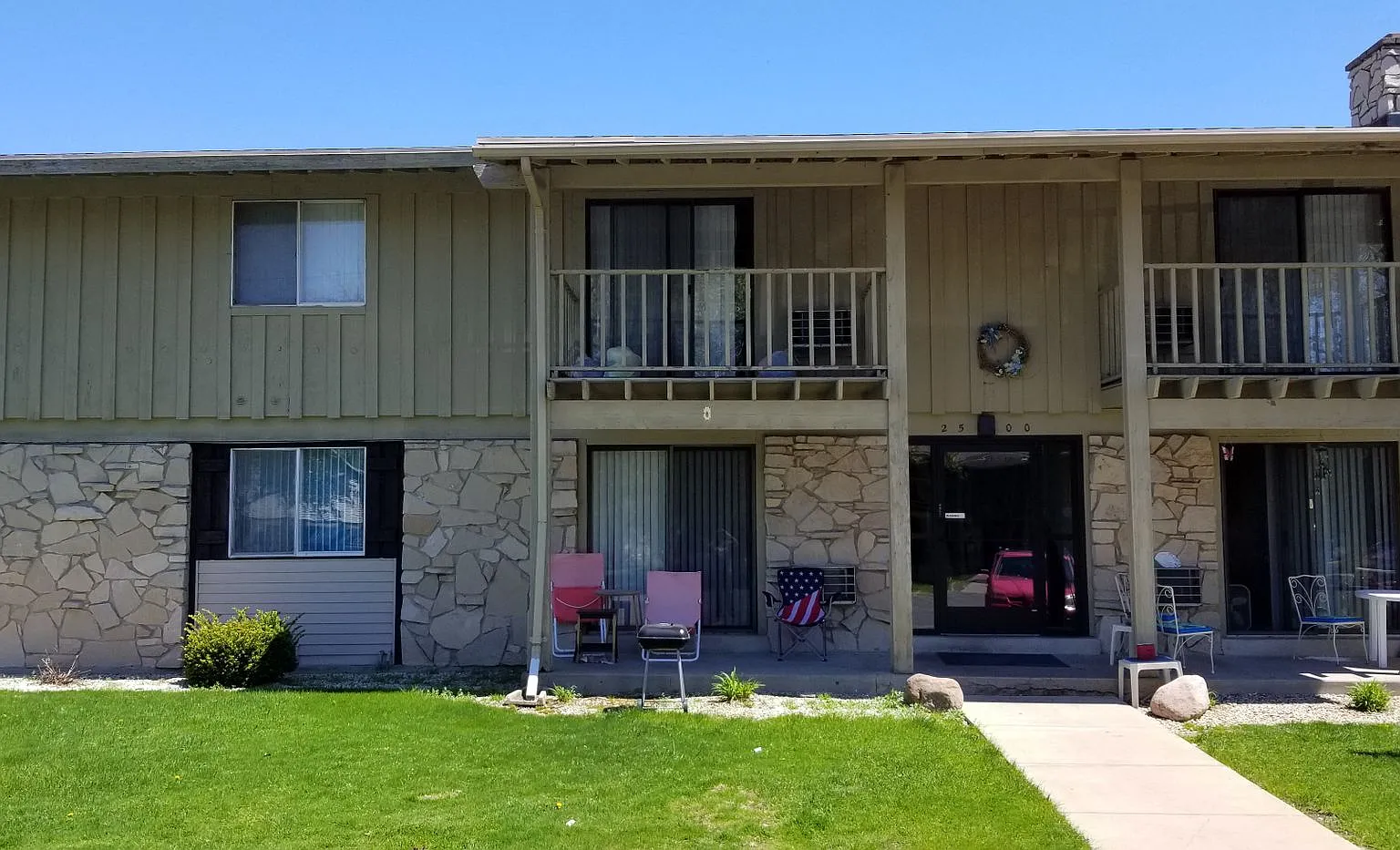 2510 Wilson Ct — Photo 2