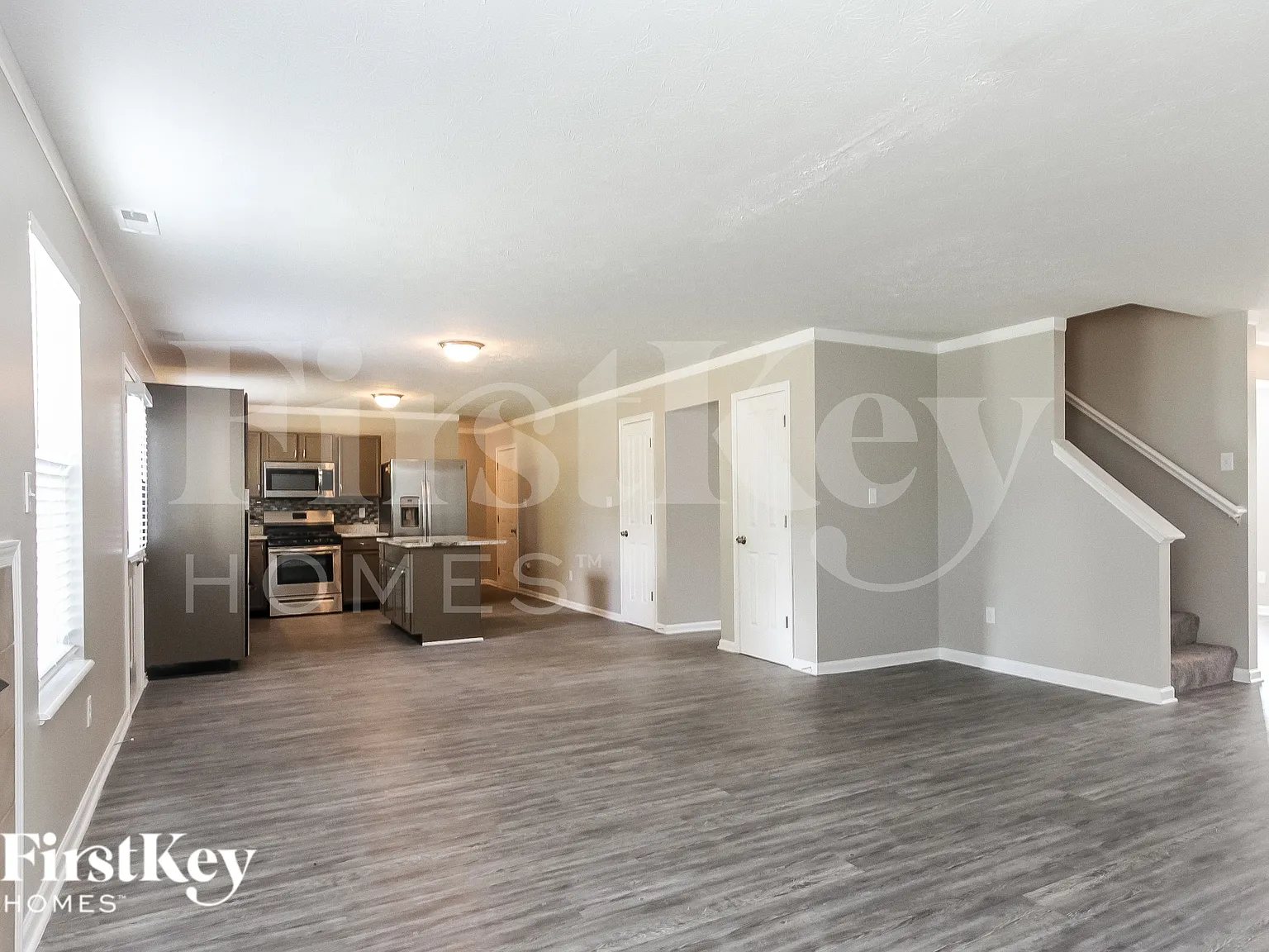 5 bed, 2.5 bath, 3058 sqft, $2,315 — Photo 3