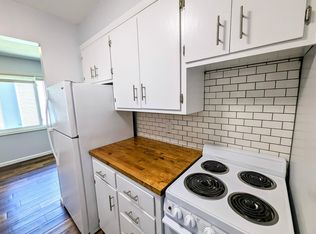 306 Central Dr, Pella, IA 50219