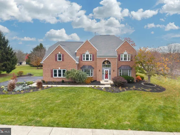 300 Sierra Crest Dr, Collegeville, PA 19426