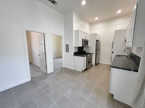 3rd image of 2115 I St APT 4