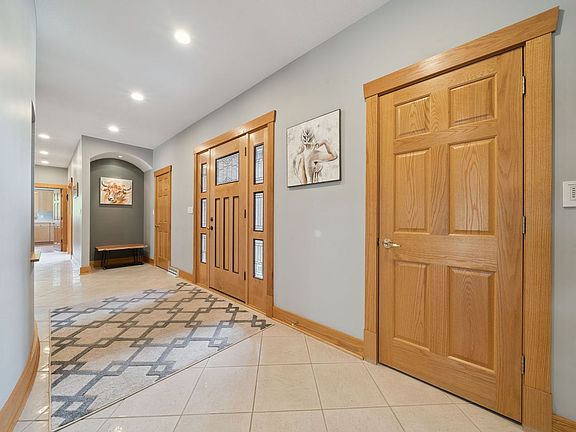 4th image of 300 Hardy Dr