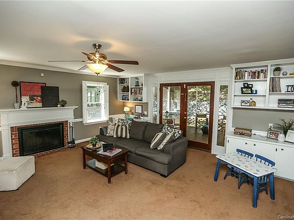 4th image of 225 Chedworth Ct