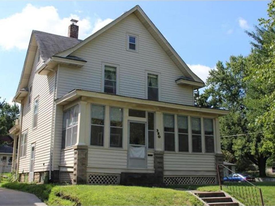 1st image of 320 Sidney St W
