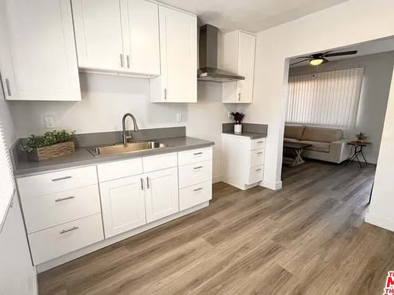 4416 S San Pedro St — Photo 3