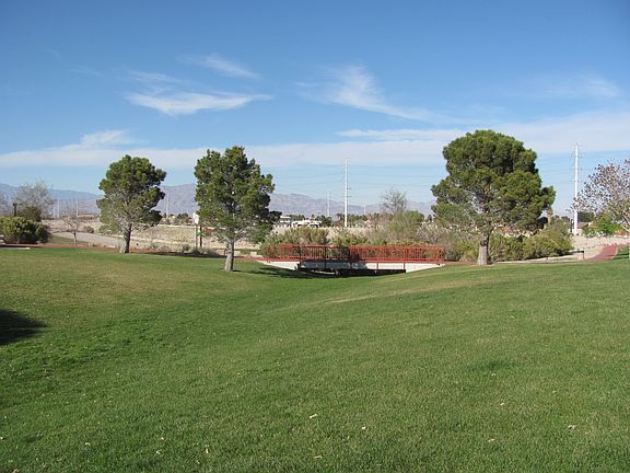 3rd image of 8520 Summer Vista Ave