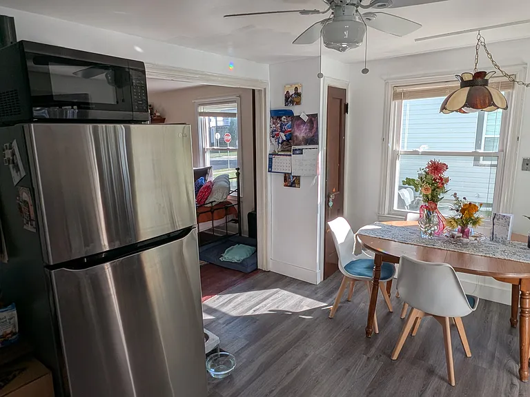 486 Linden Ave — Photo 9