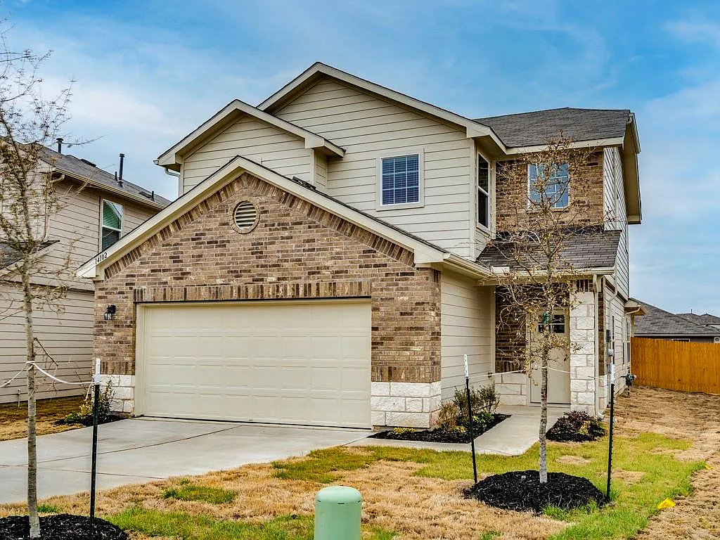 3 bed, 2.5 bath, 1779 sqft, $2,200 — Photo 1