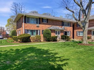 51 Edmunton Dr APT F18, North Babylon, NY 11703