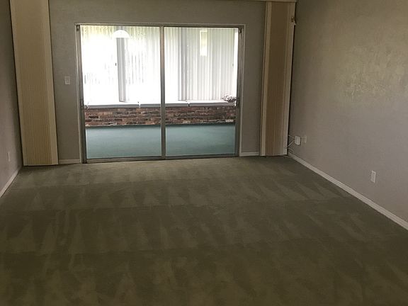 4th image of 2692 65th Way N