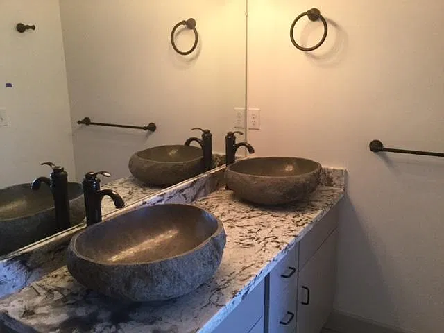 2 bed, 2.5 bath, 1650 sqft, $2,350 — Photo 4