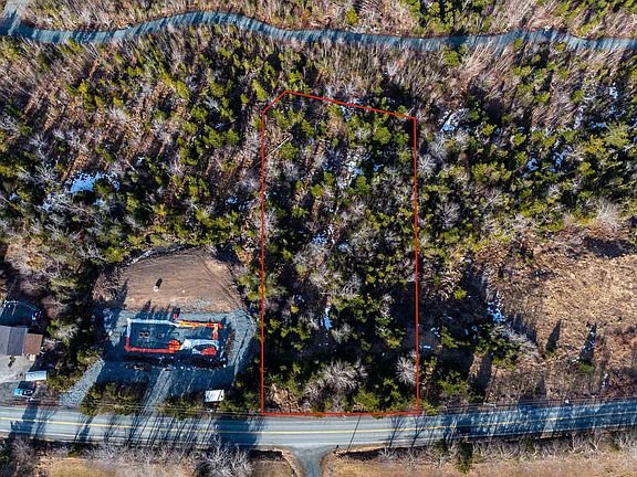 5th image of 466 Bissett Rd