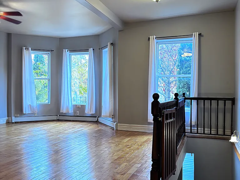 5617 S Calumet Ave — Photo 12