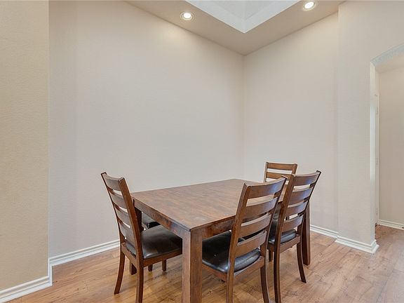 4th image of 3902 Bridgeberry Ct
