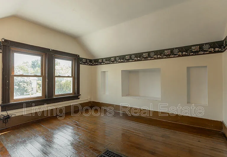 1025 N 8th St — Photo 16