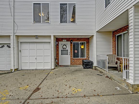 3rd image of 299 Aspen Knolls Way