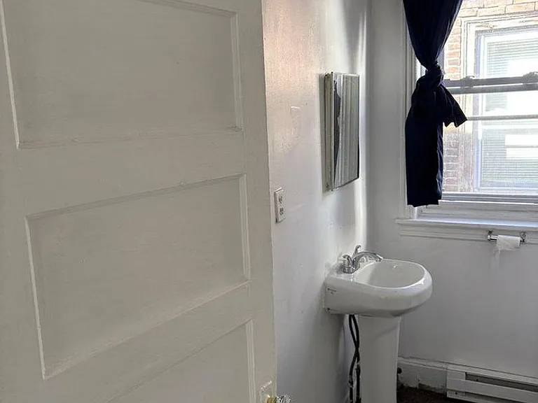 5135 Irving St #2 — Photo 9