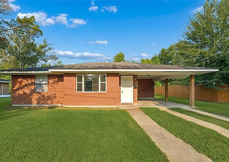 1st image of 301 Maple St
