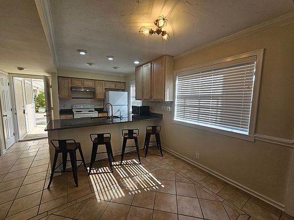 2nd image of 1025 Plantation Dr