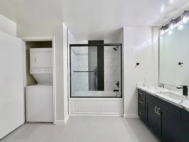 In-unit washer/dryer