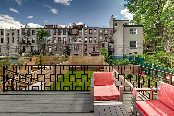 Sold by Nest Seekers International | media 17