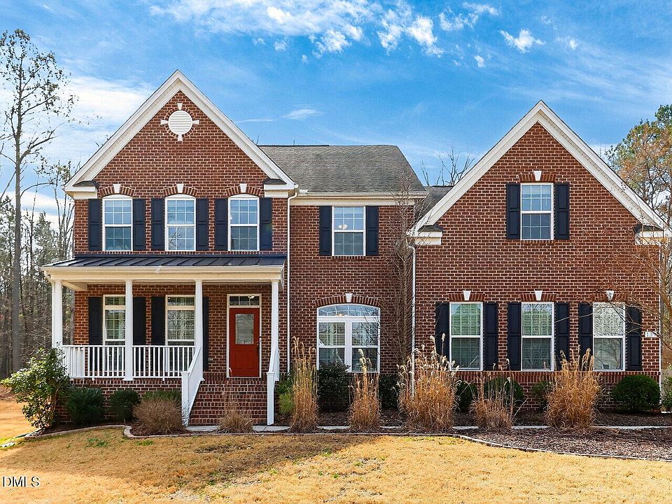 1st image of 139 Dover Grant Ct