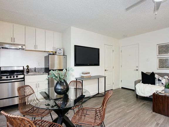 5th image of 1321 E St APT 1