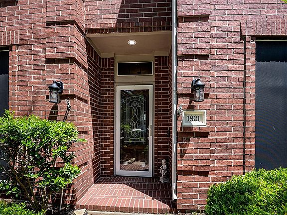 3rd image of 1801 Wynridge Dr