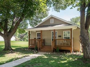712 N 5th St, Elsberry, MO