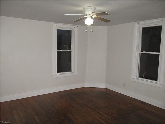 5th image of 2427 2nd St