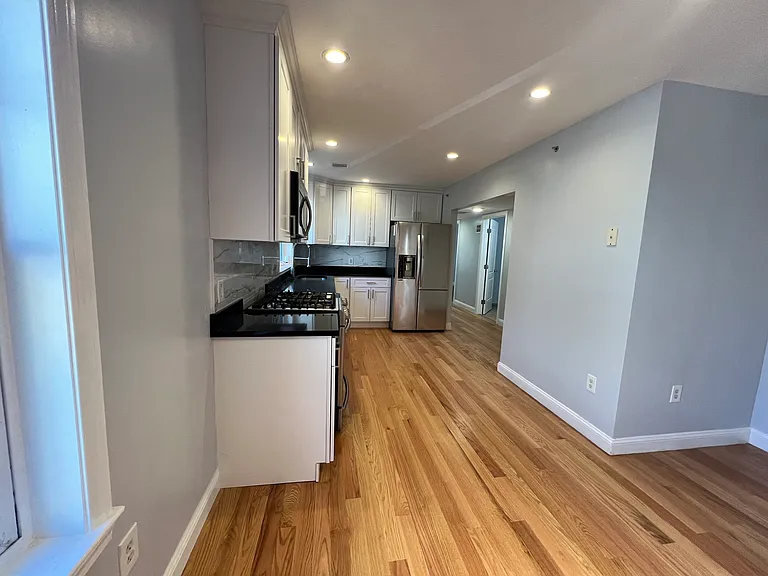 1613 Dorchester Ave — Photo 2