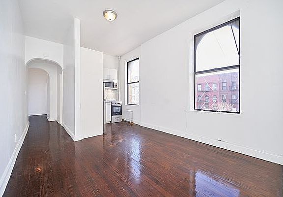 3rd image of 1697 Amsterdam Ave #42