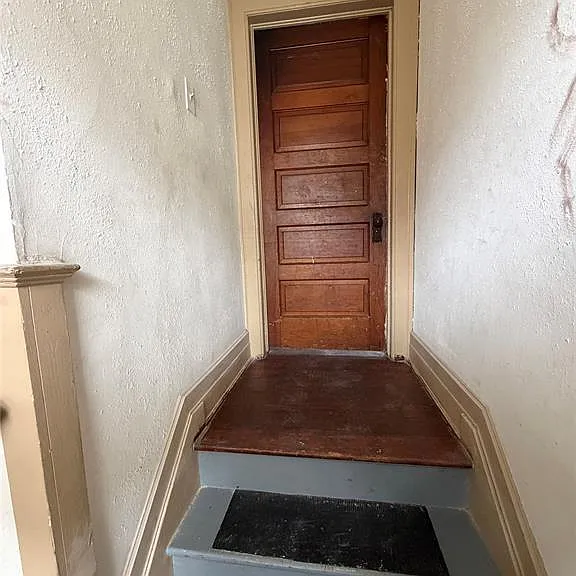 1441 W Euclid St — Photo 2