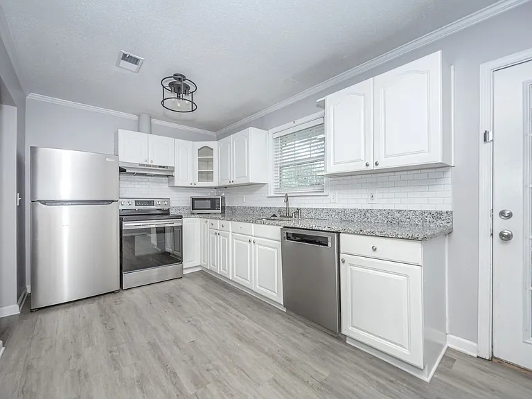 201 Audrey Cir — Photo 16