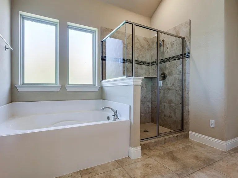 909 Sunnyvale Dr — Photo 12