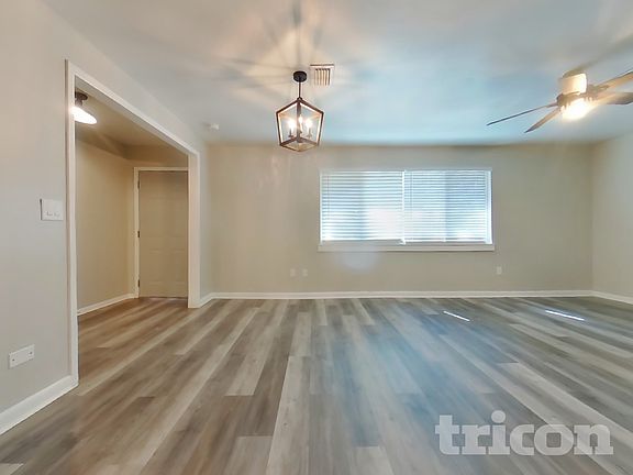 3rd image of 243 E Bay Ave