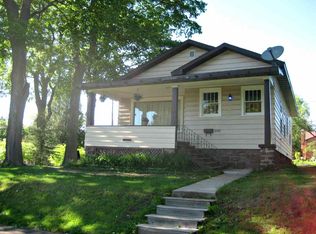 830 E B St, Iron Mountain, MI 49801