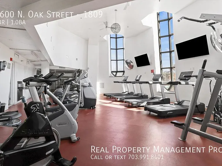 1600 N Oak St #1809 — Photo 24