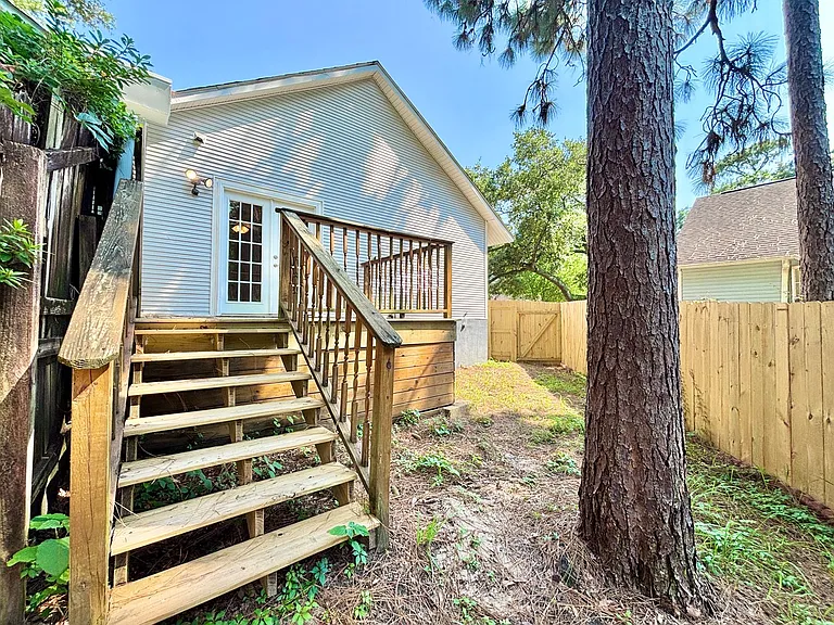 10017 Foxrun Rd — Photo 15