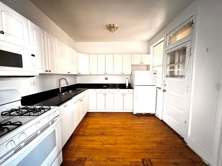 4455 N Maplewood Ave #3 — Photo 12