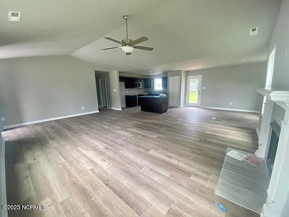 5th image of 200 Grand Oaks Drive