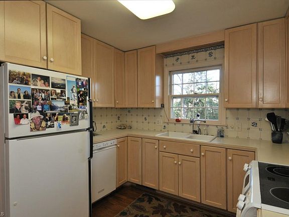5th image of 411 Briarlea Rd