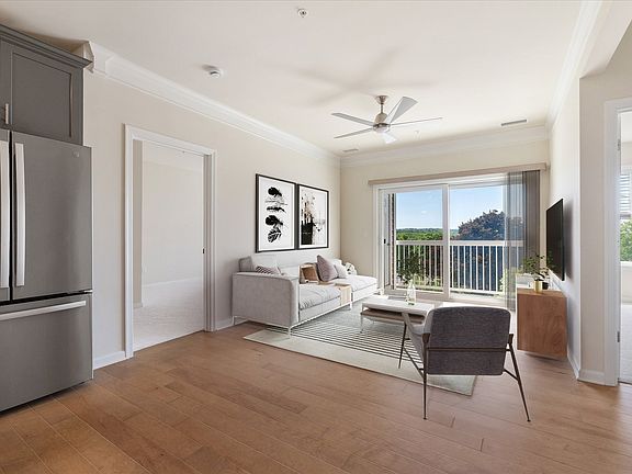 3rd image of 11 Peters Farm Way #310