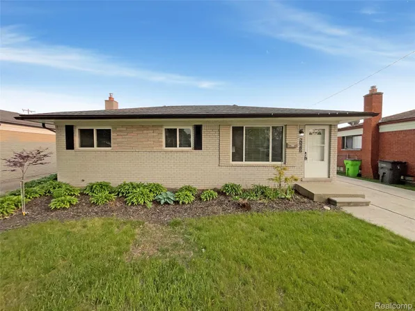 20286 Catalano St, Clinton Township, MI 48035